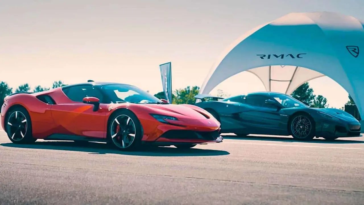 Foto de la carrera realizada entre el Rimac Nevera y el Ferrari SF90 Stradale