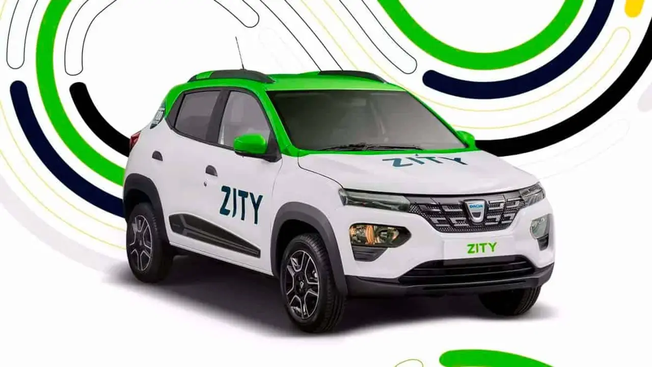 Dacia Spring vinilado con los colores de la compa&ntilde;&iacute;a Carsharing Zity 
