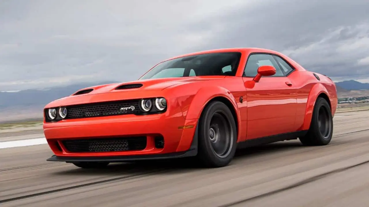 Foto del Dodge Challenger SRT, uno de los coches m&aacute;s representativos de Dodge