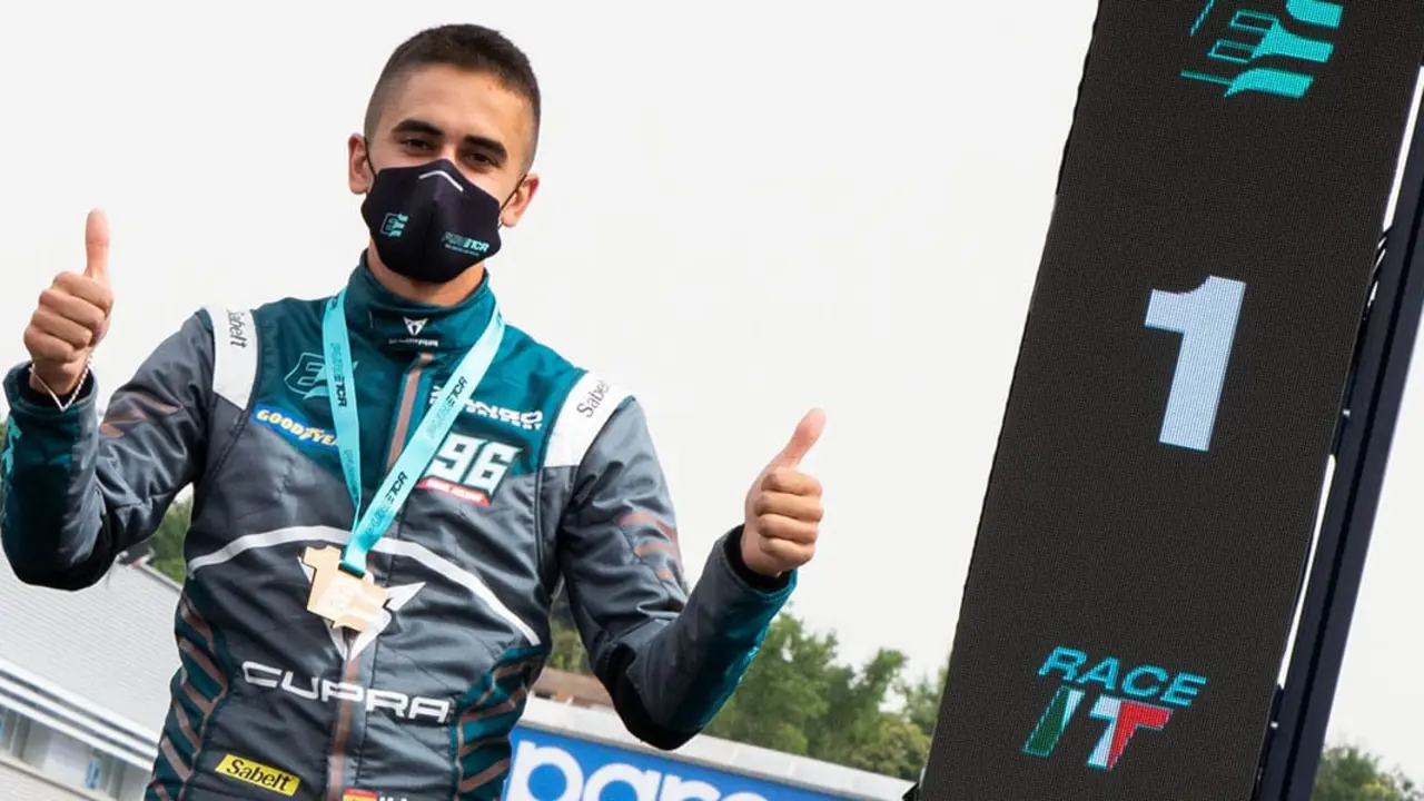 CUPRA-Mikel-Azcona-ganador-primera-carrera-campetonato-ETCR-electrico