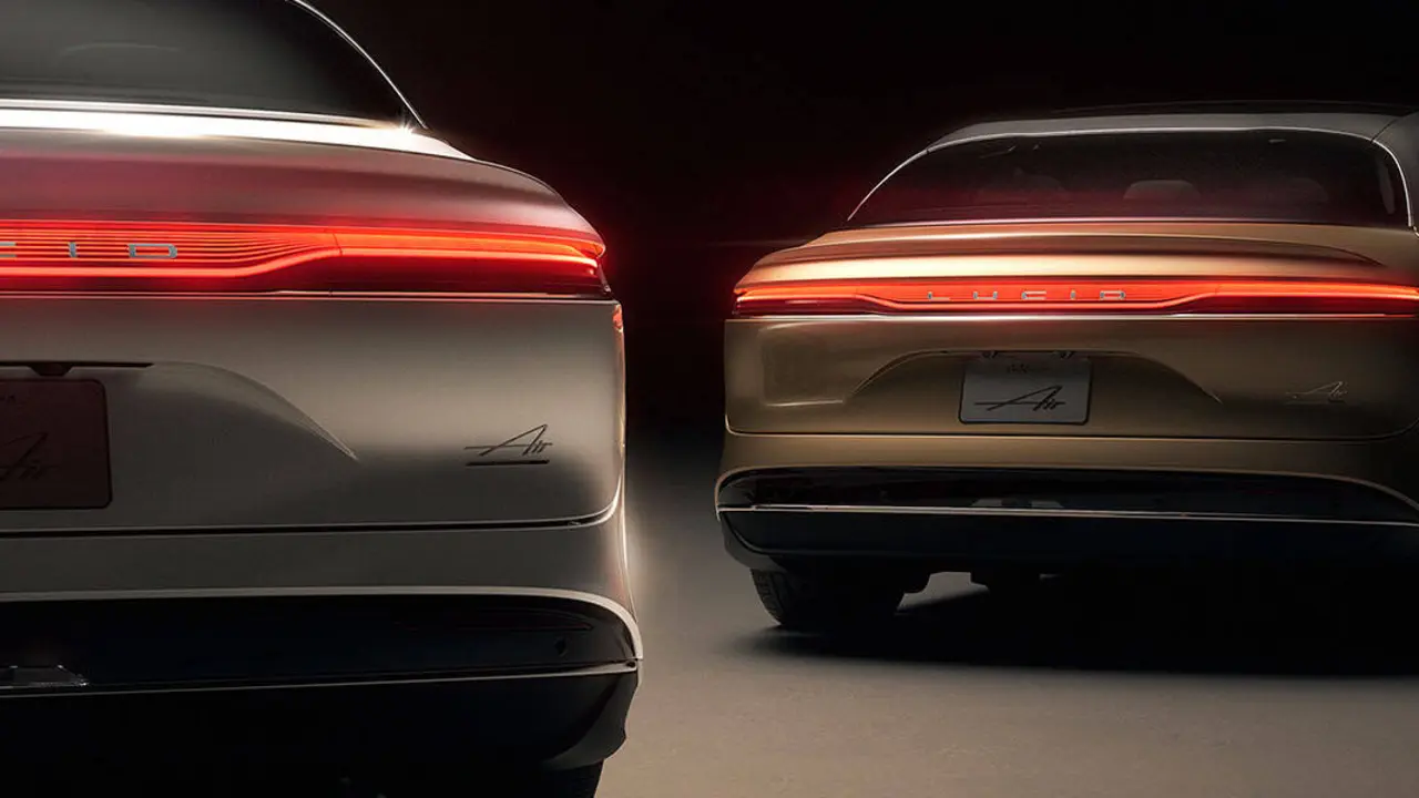 Lucid-Air-Dream-Edition-dos-versiones_rendimiento-autonomia_trasera-vehiculo
