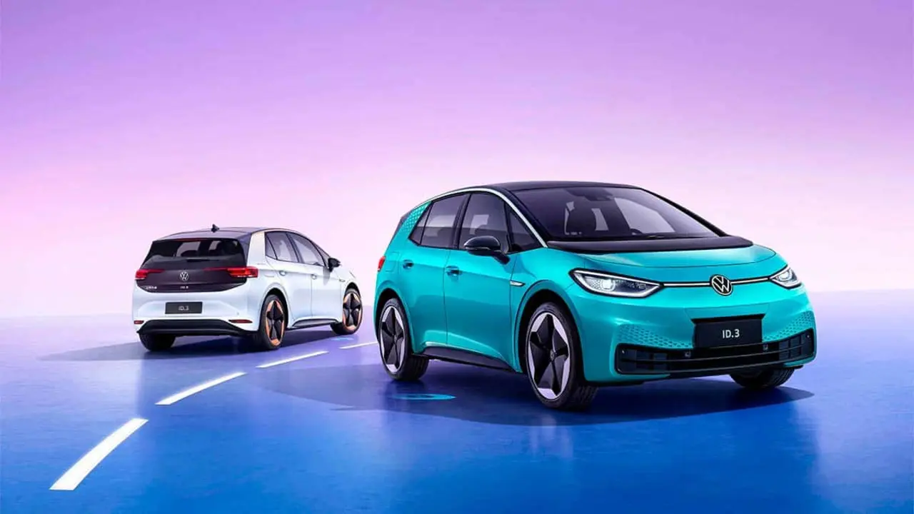 Foto del Volkswagen ID.3 visto desde delante y desde atr&aacute;s