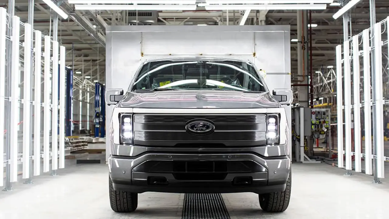 Ford-F-150-Lightning_inicio-pre-produccion_frontal