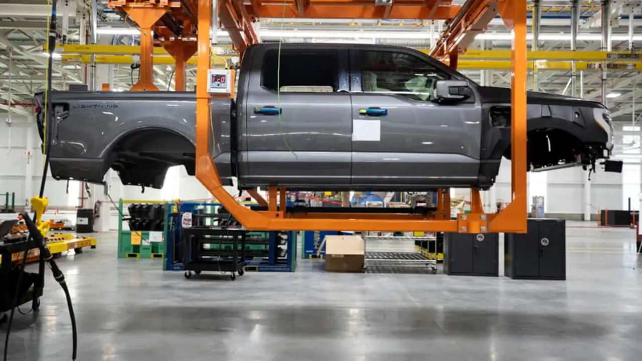 Ford-F-150-Lightning_inicio-pre-produccion_lateral