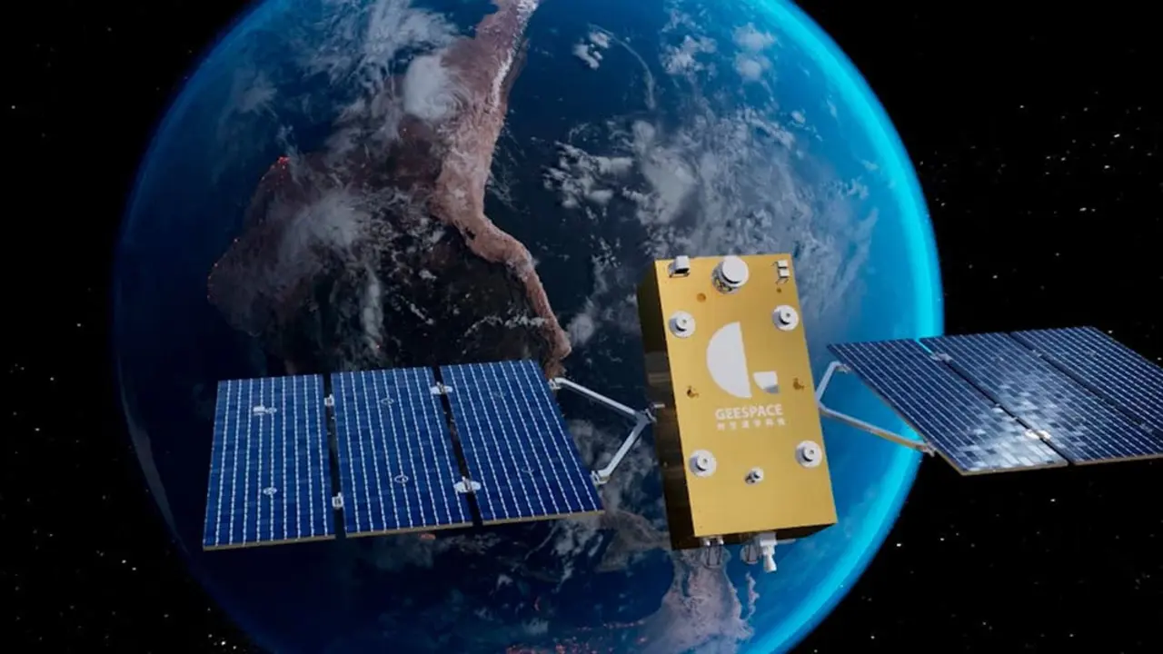 Satelite-Geely-tecnologia-conectividad-coches-autonomos_tierra-espacio