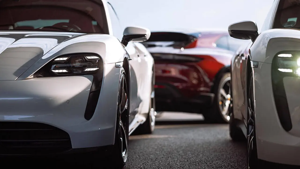 Porsche-Taycan_luces