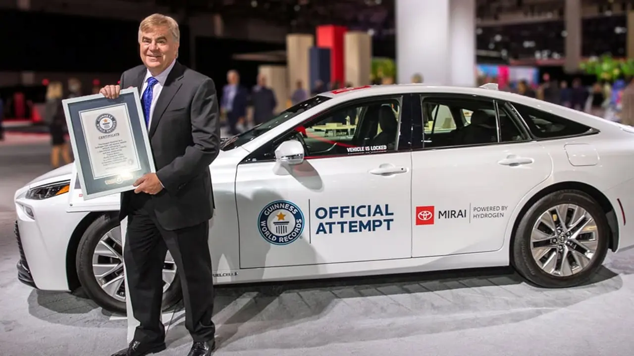 Toyota-Mirai-nuevo-Record-Guinness-autonomia