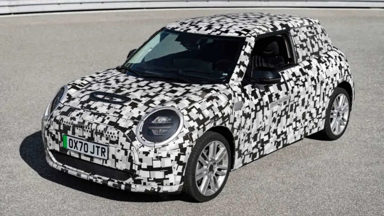 Foto del nuevo Mini Hatch con camuflaje