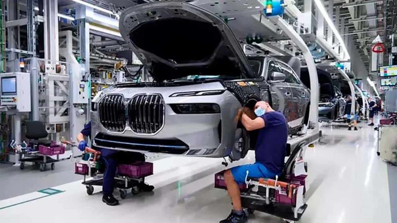 BMW i7 f&aacute;brica