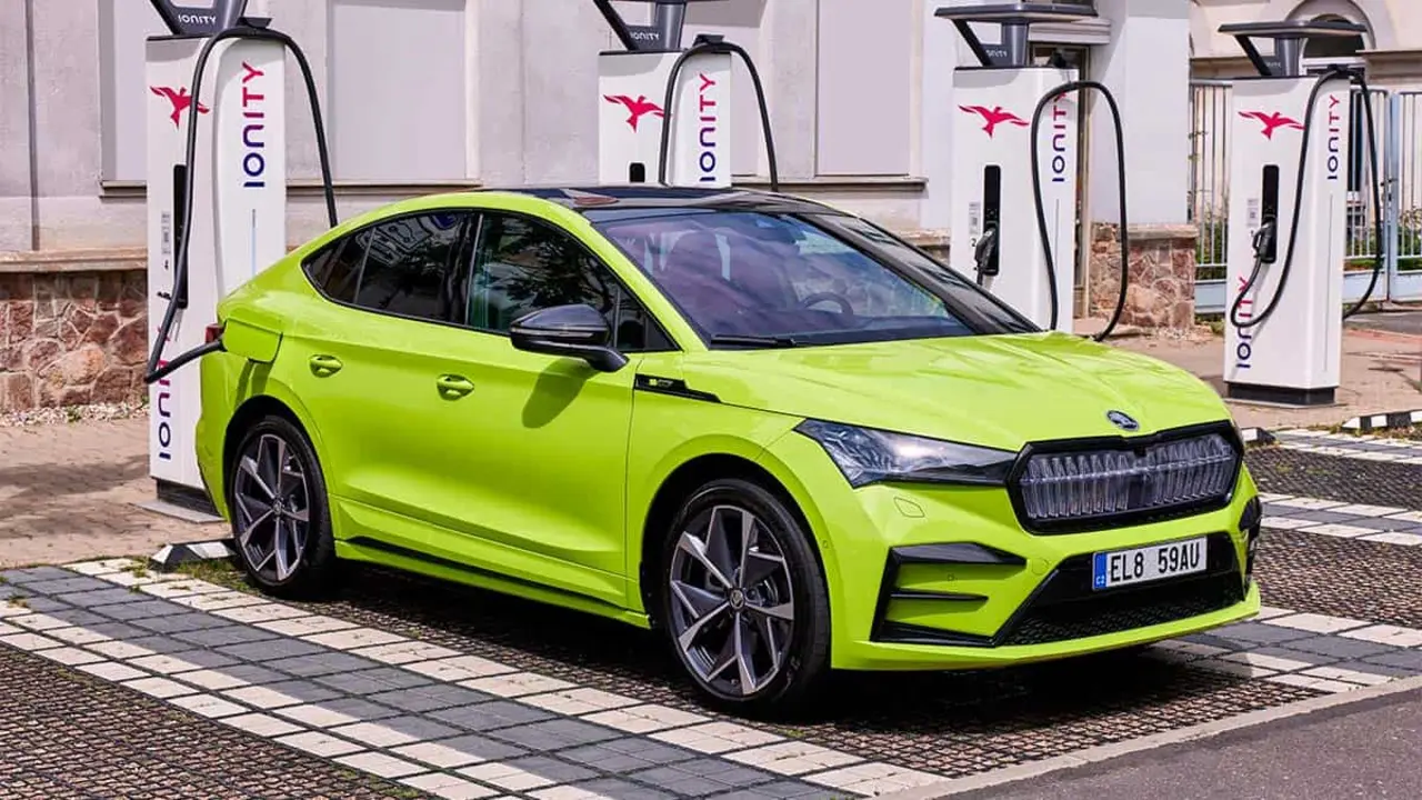 Funci&oacute;n Plug & Charge en el Skoda Enyaq iV
