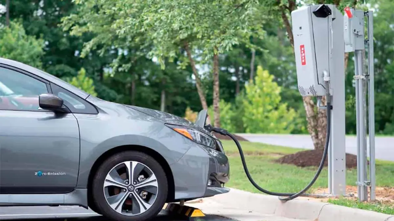 Nissan Leaf cargador para carga bidireccional