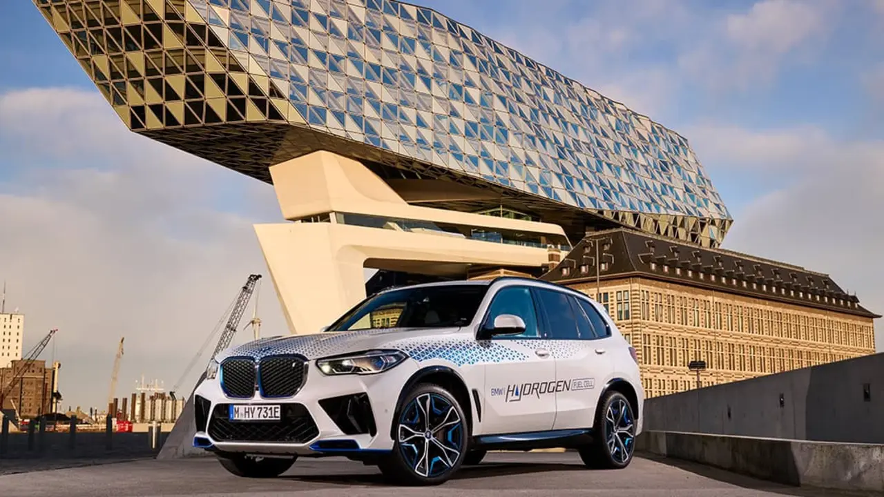 BMW-iX5-Hydrogen_lanzamiento-flota-piloto
