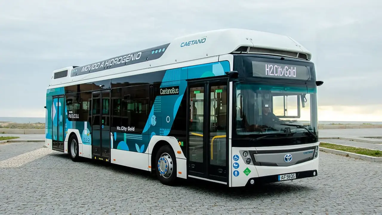 Autobus-electrico-hidrogeno-H2.City_Gold-CaetanoBus_Toyota