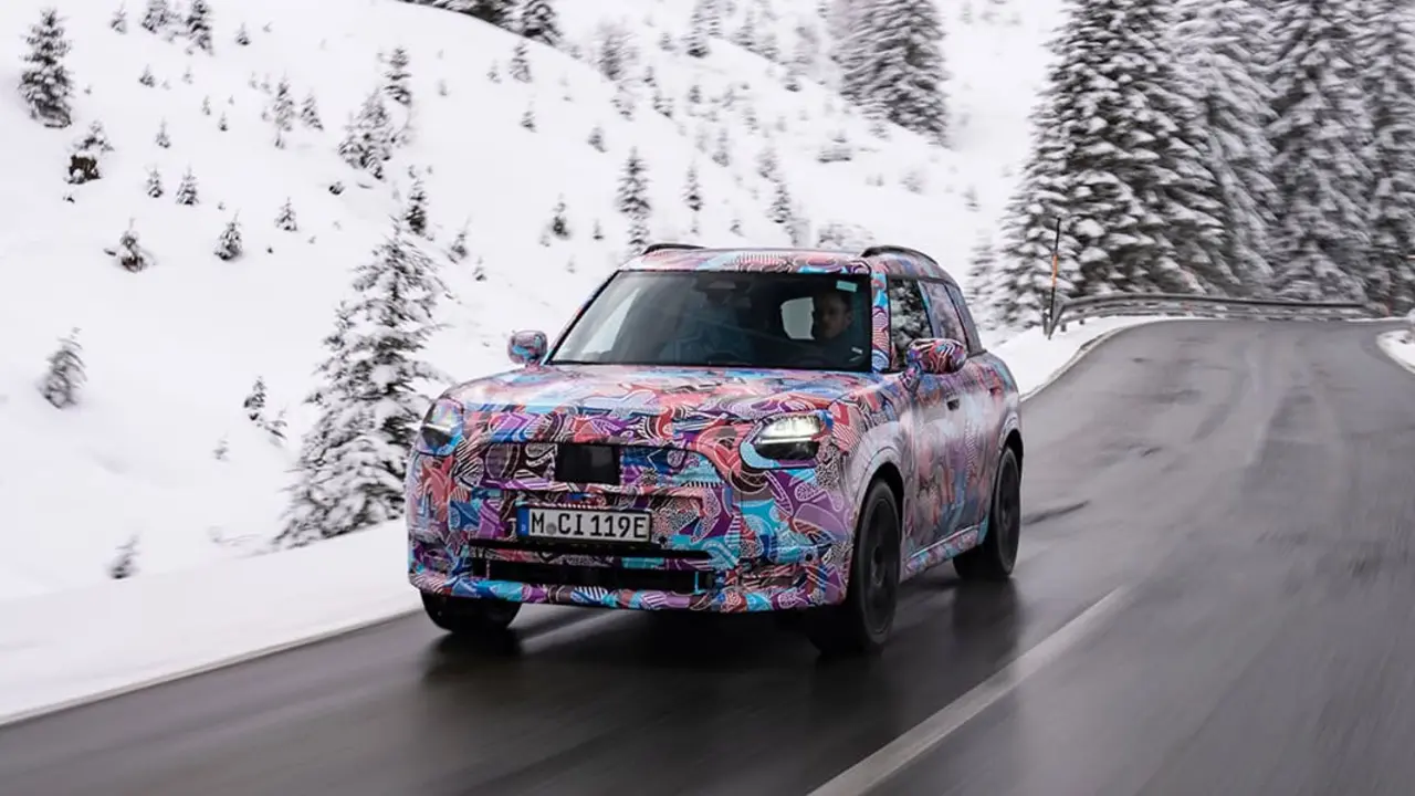 Mini-Countryman-camuflaje-morado_