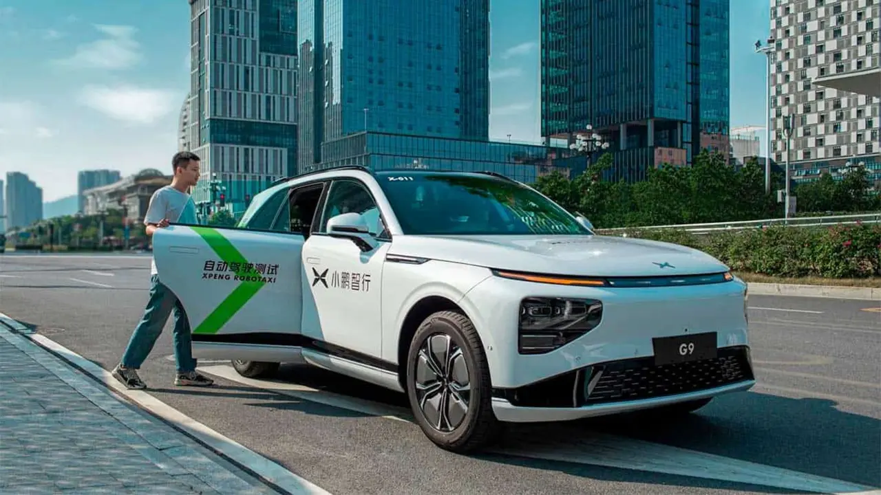 Xpeng G9 SUV utilizado como robotaxi
