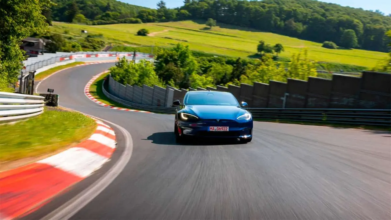 Tesla Model S Plaid en el circuito de N&uuml;rburgring