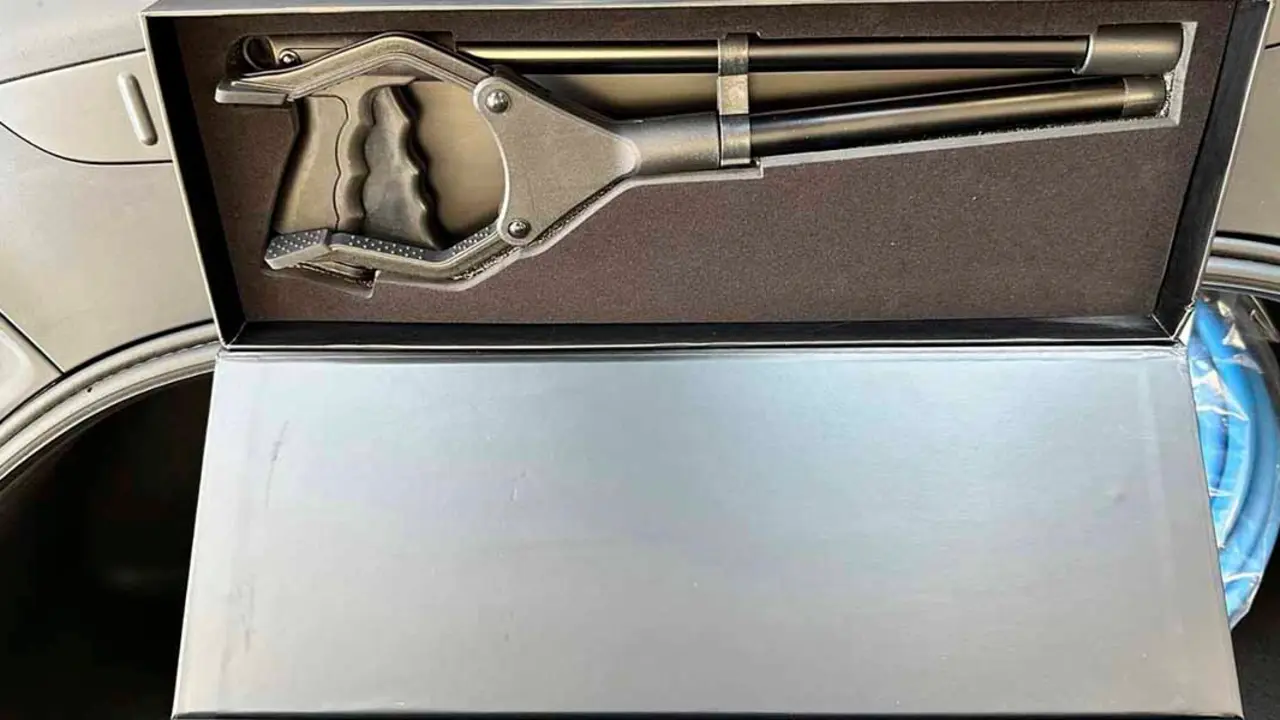 The-Reacher-gadget-Tesla