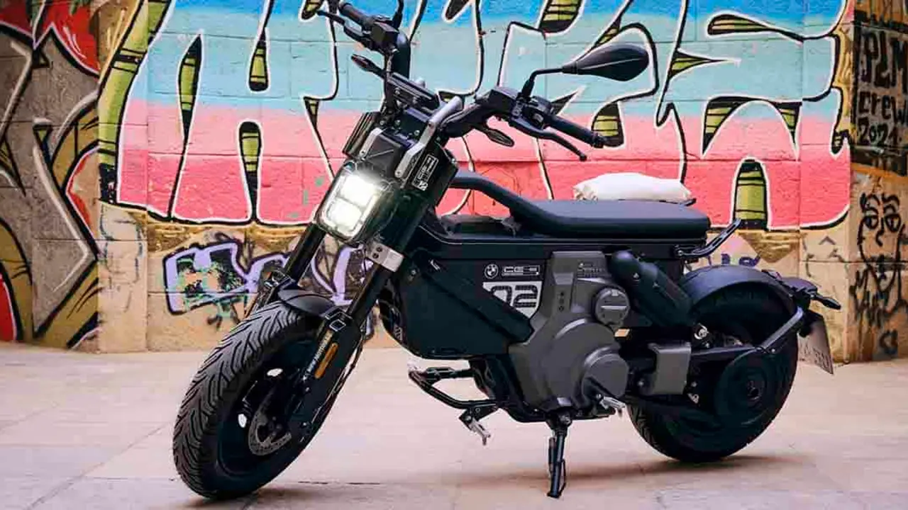 BMW-CE-02