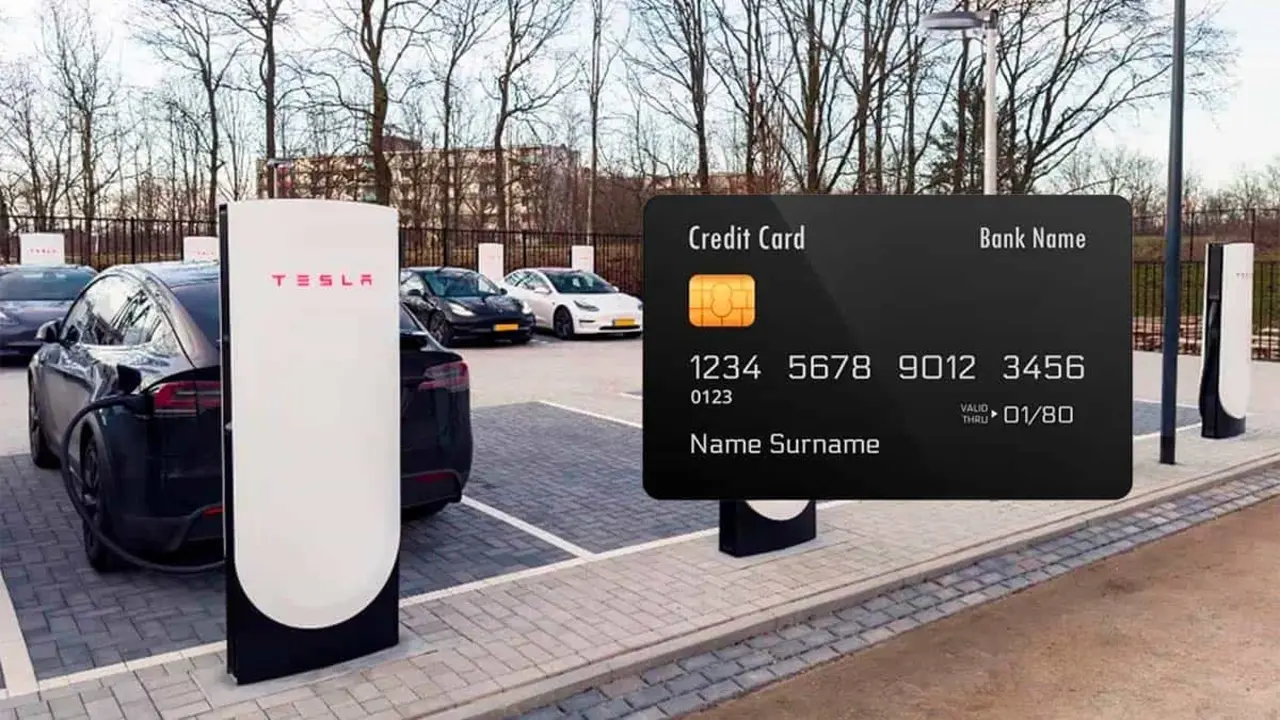 Tesla Supercharger V4 con opci&oacute;n pago con tarjeta cr&eacute;dito