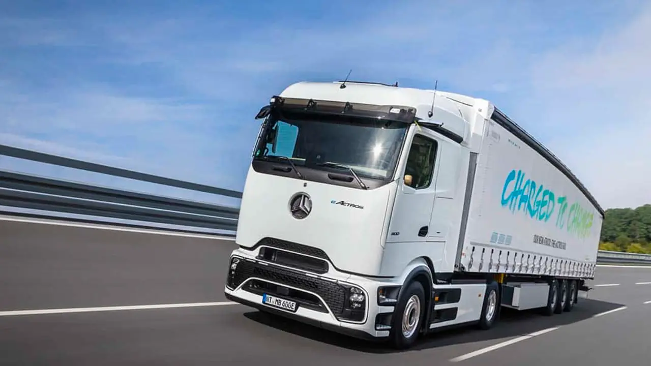 Mercedes-Benz-eActros-600_