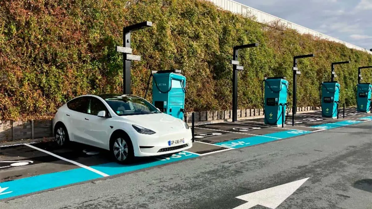 Electra Charge - Puntos recarga ultra r&aacute;pidos en centros comerciales
