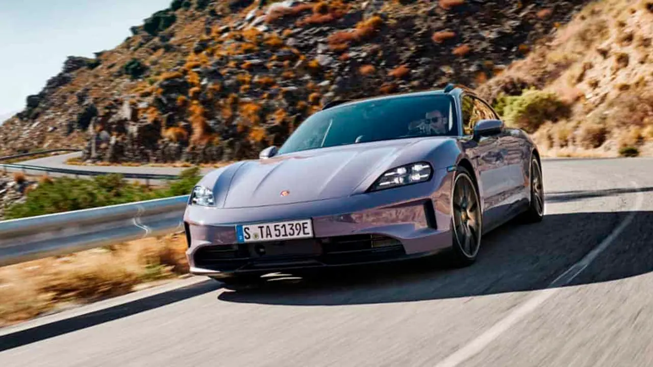 Porsche-Taycan-actualizado-2024_carretera