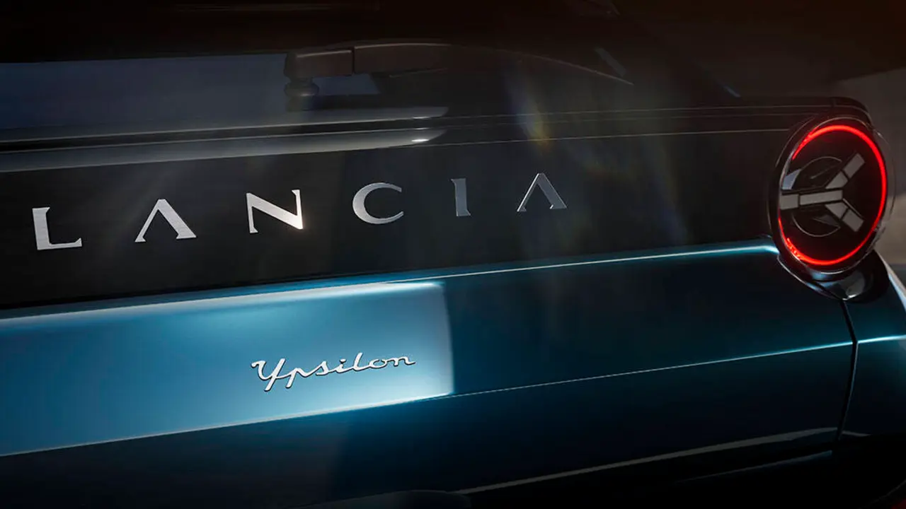 Lancia-Ypsilon_presentacion-oficial_logo-trasero