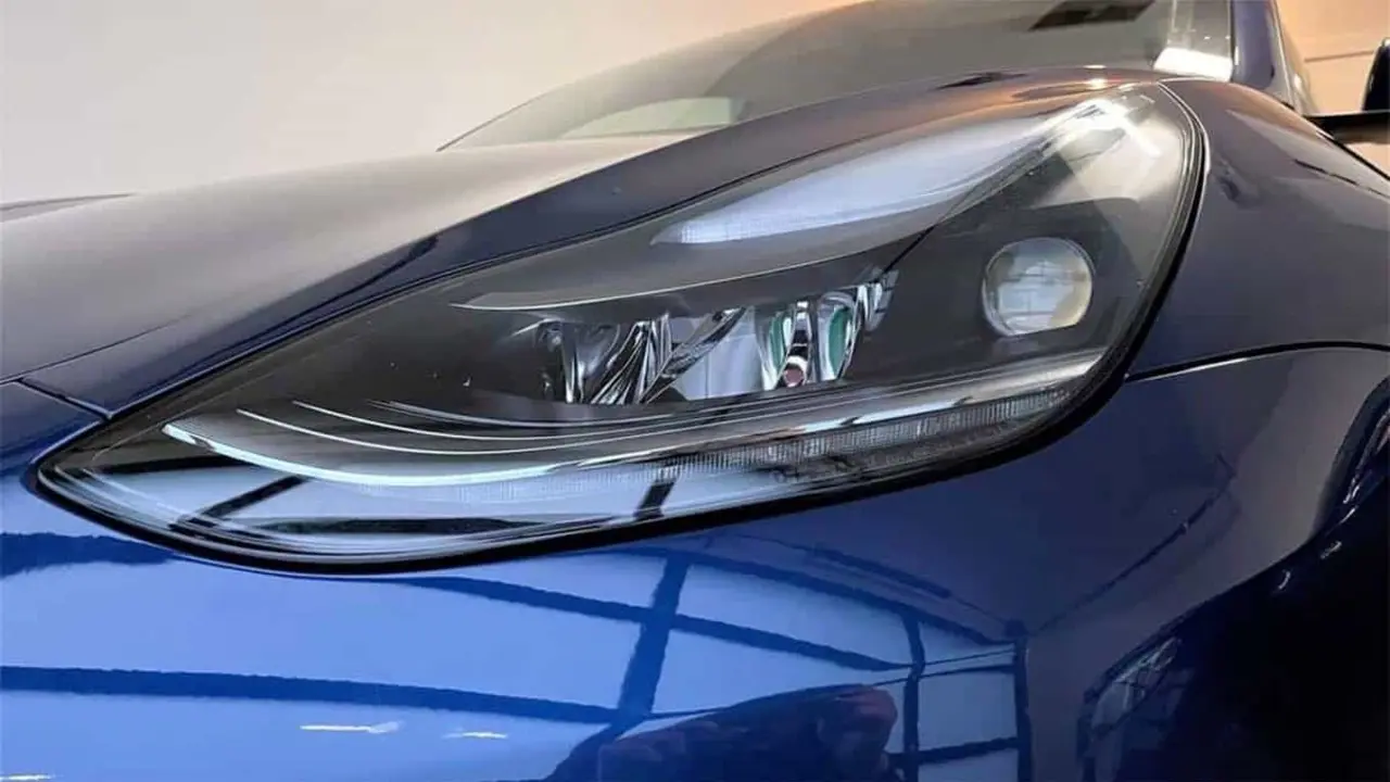 Faros matrix coche Tesla