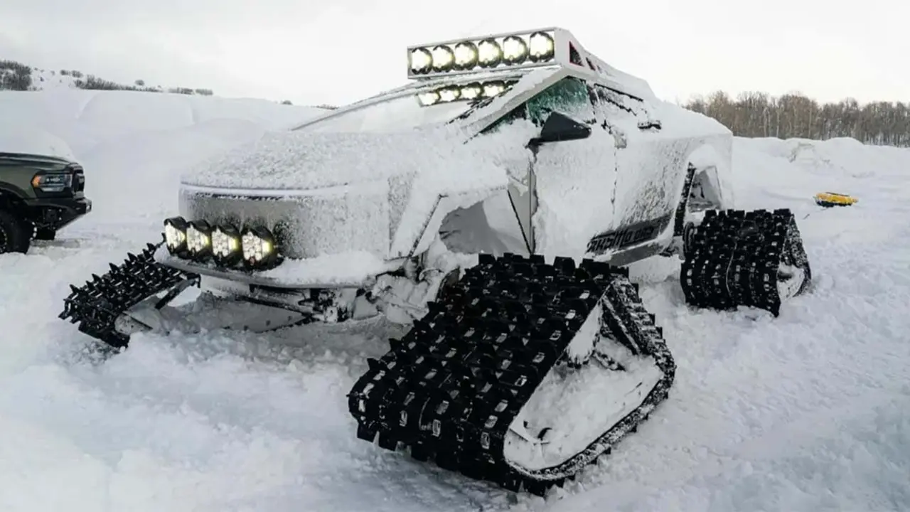 Tesla Cybertruck - m&aacute;quina de nieve