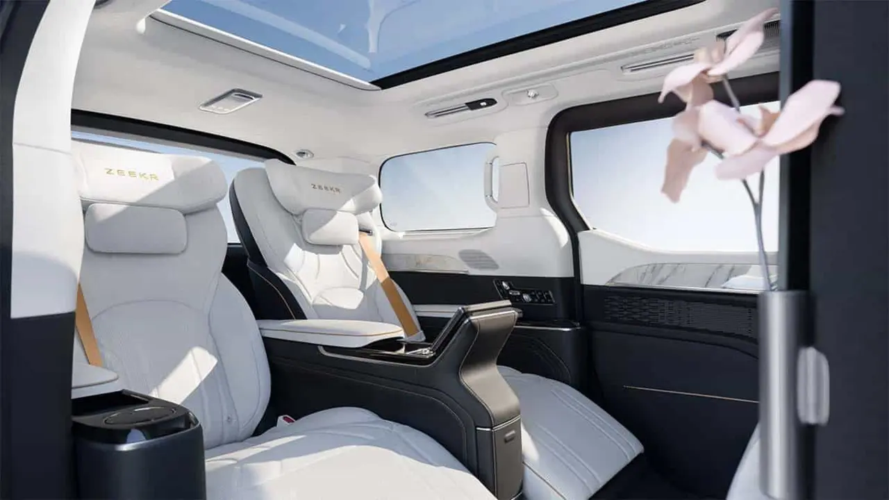 Interior del Zeekr 009 Grand