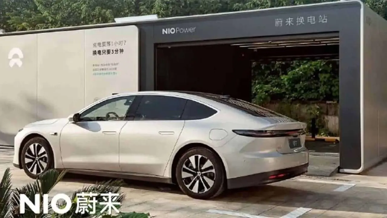 NIO Power Swap Station con un NIO ET7