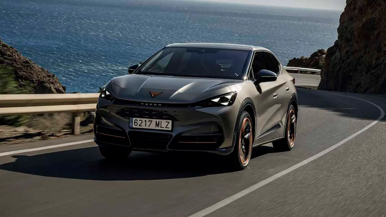 CUPRA Tavascan en carretera