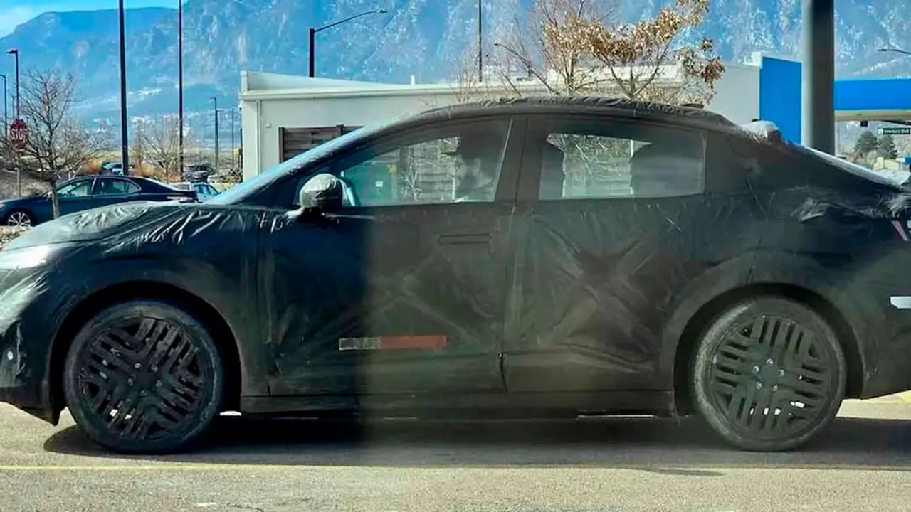Cazado-nuevo-Nissan-Leaf