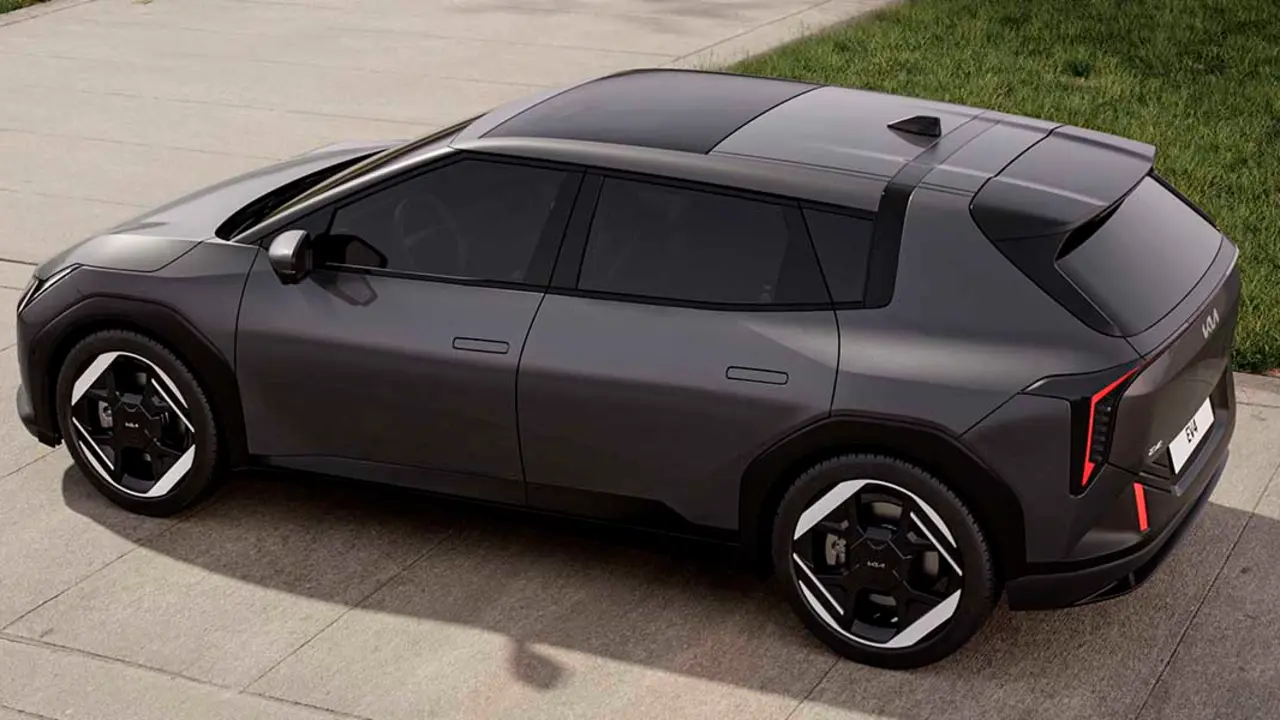 KIA-EV4-hatchback_lateral-arriba