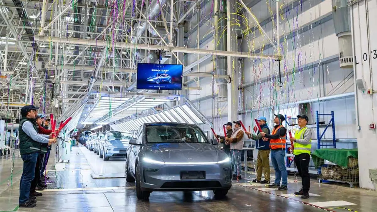 Tesla Model Y Juniper (producci&oacute;n)