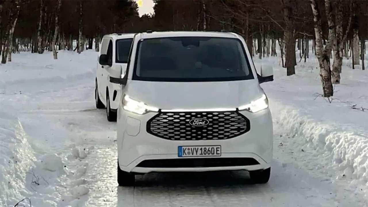 Furgoneta el&eacute;ctrica de Ford con nueva bomba de calor
