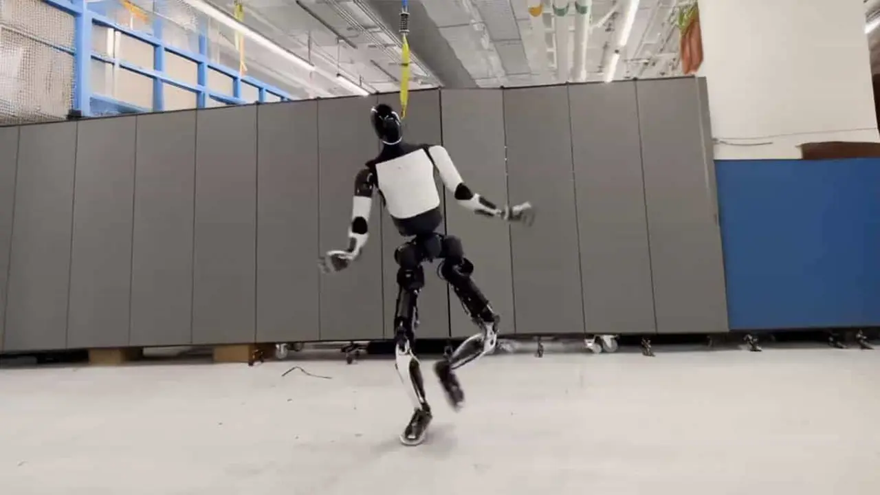Tesla Optimus bailando