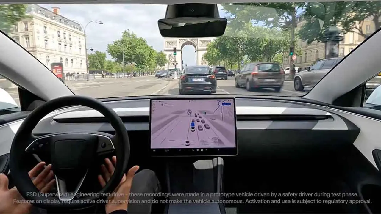 Pruebas del Tesla FSD en Europa, en este caso en Par&iacute;s