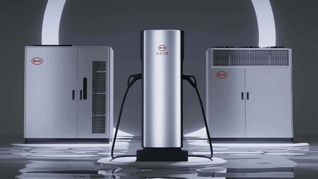 cargadores BYD de doble manguera con potencia de hasta 1.000 kW
