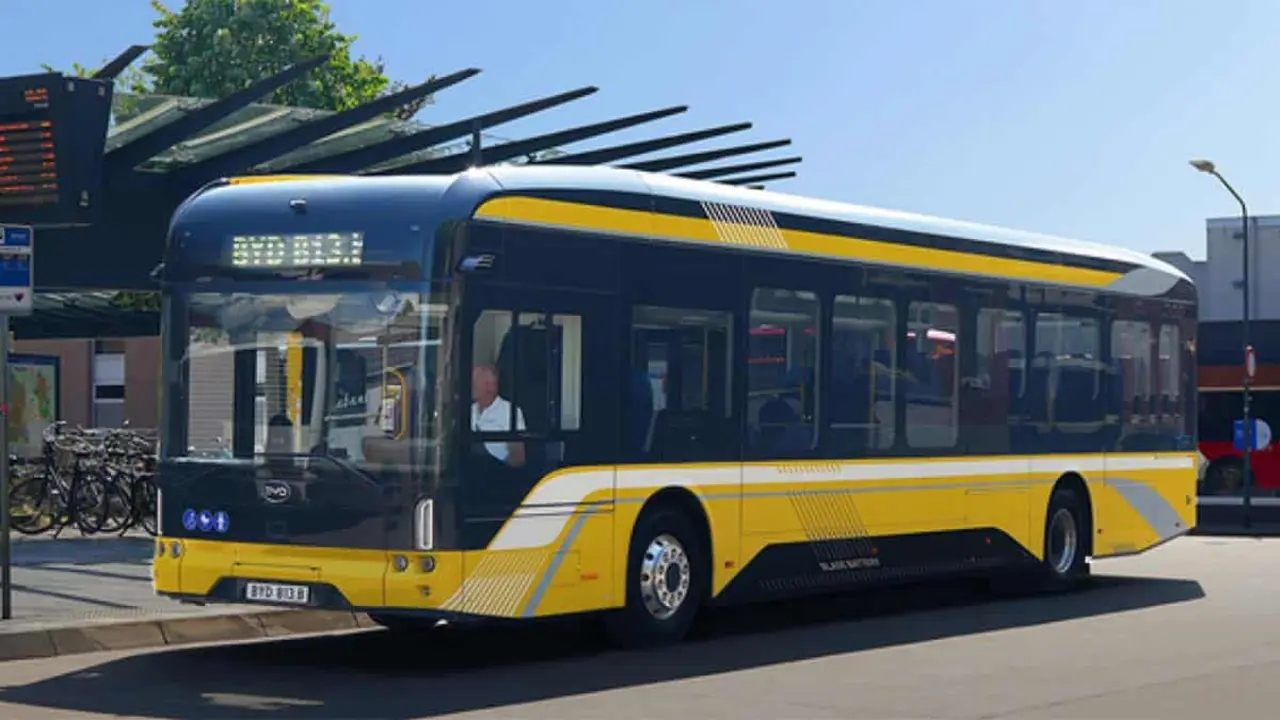 Bus el&eacute;ctrico BYD B13
