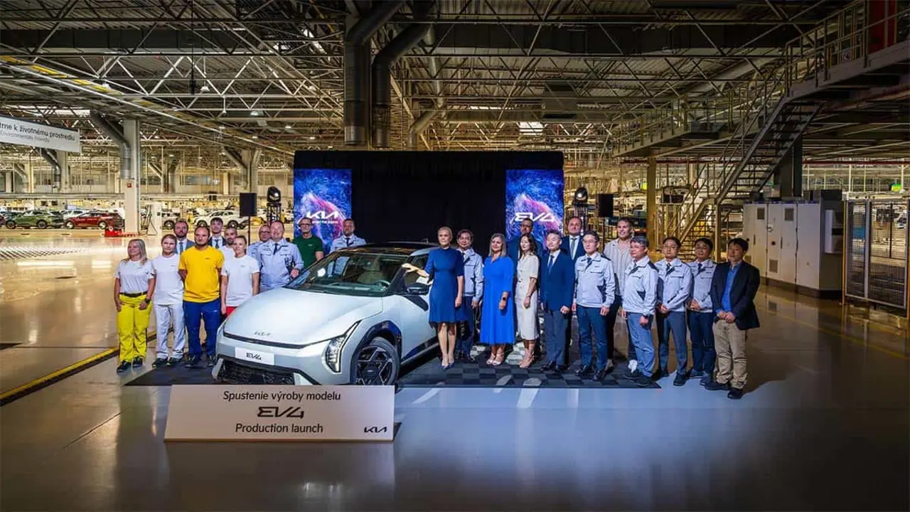 Primer KIA EV4 fabricado en Europa