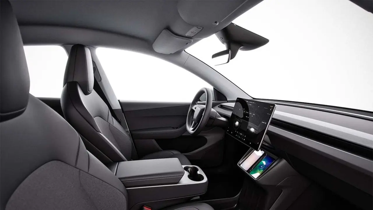 Techo de cristal tapizado en el Tesla Model Y Standard