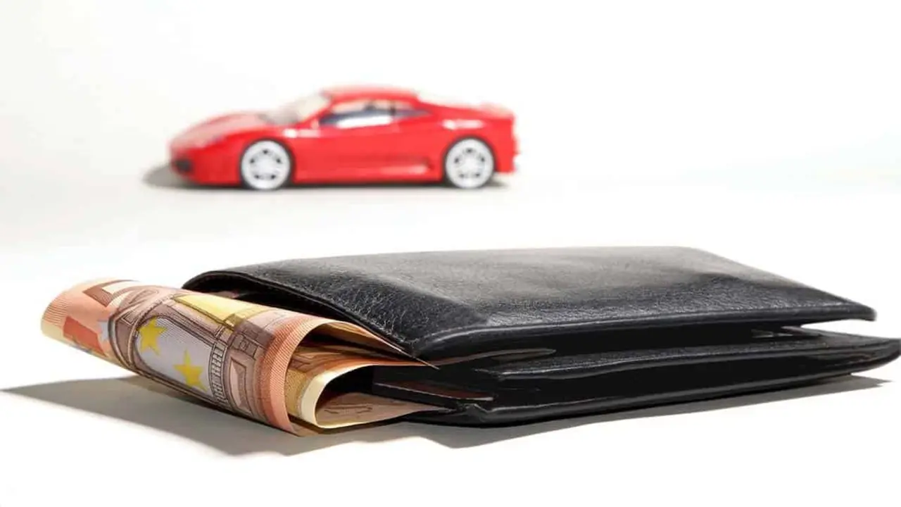 cartera dinero y coche