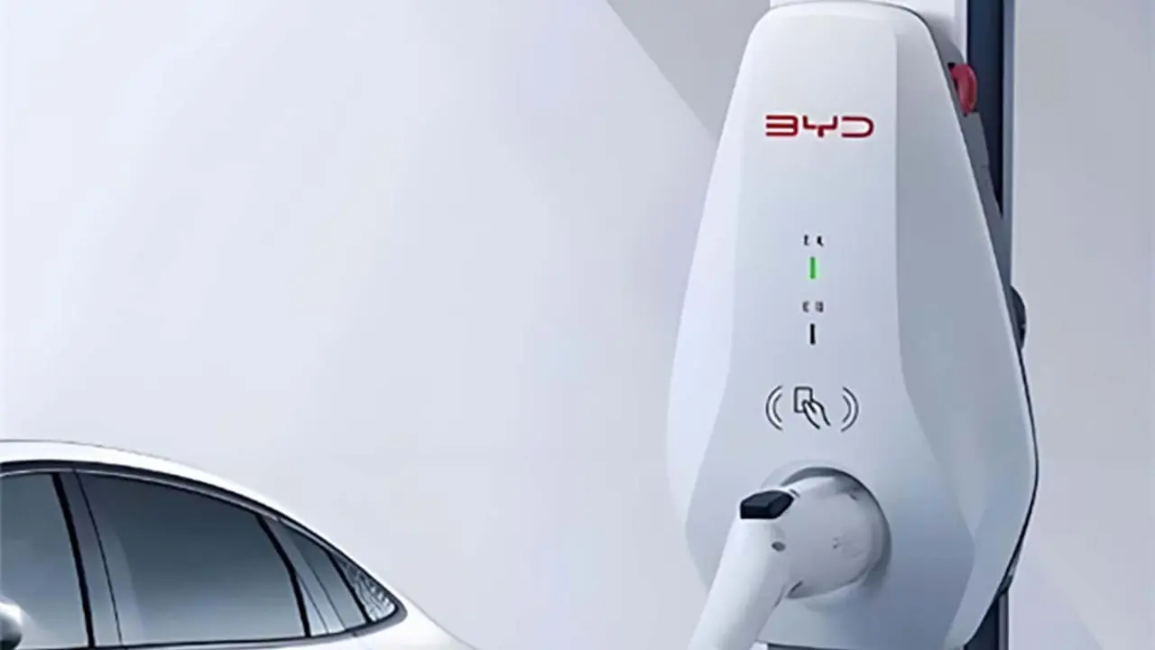 BYD - cargador dom&eacute;stico compartido