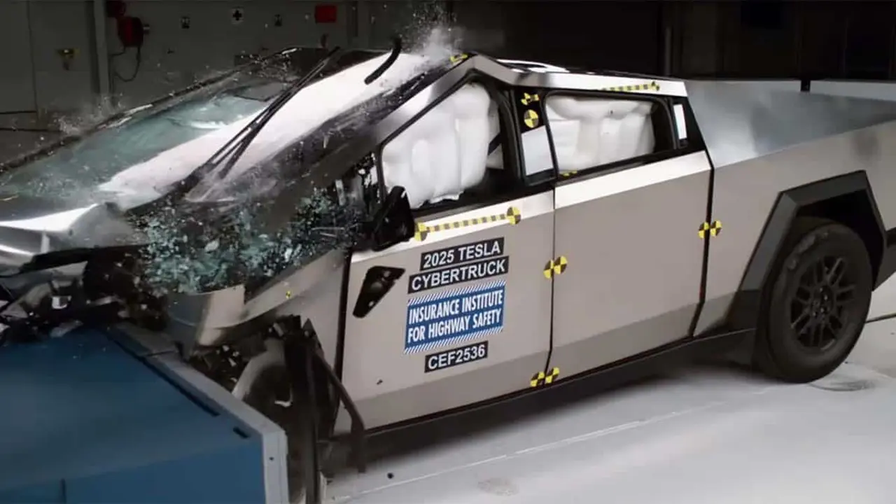 Imagen de la Tesla Cybertruck pasando test de seguridad