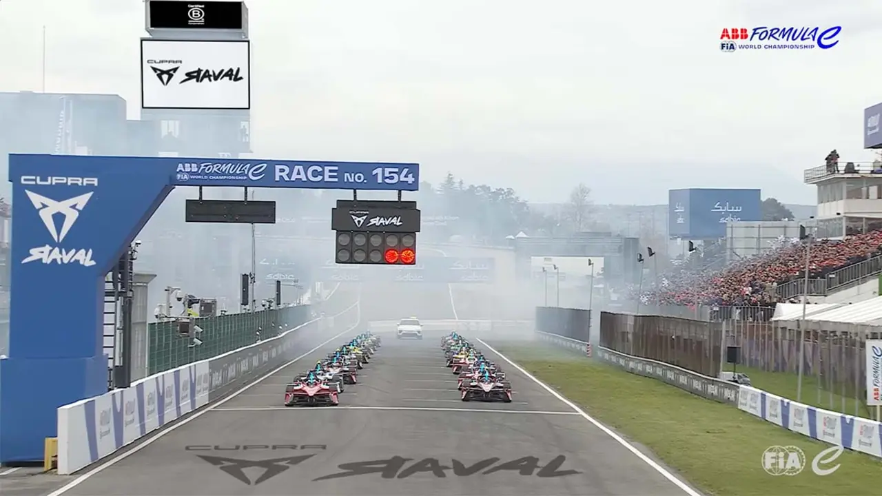 Salida carrera F&oacute;rmula E 2026 (Madrid-Jarama)