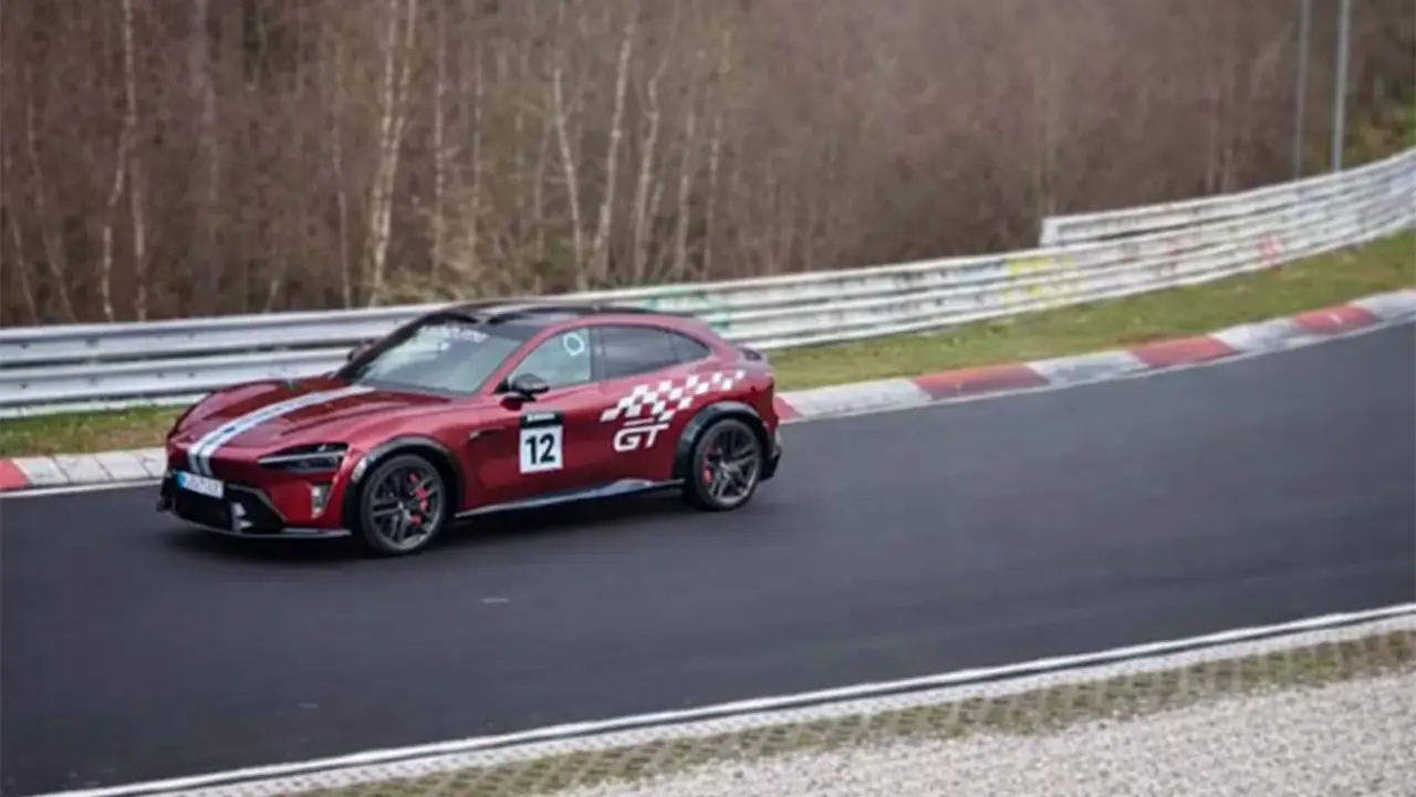 Xiaomi YU7 GT en el circuito de N&uuml;rburgring