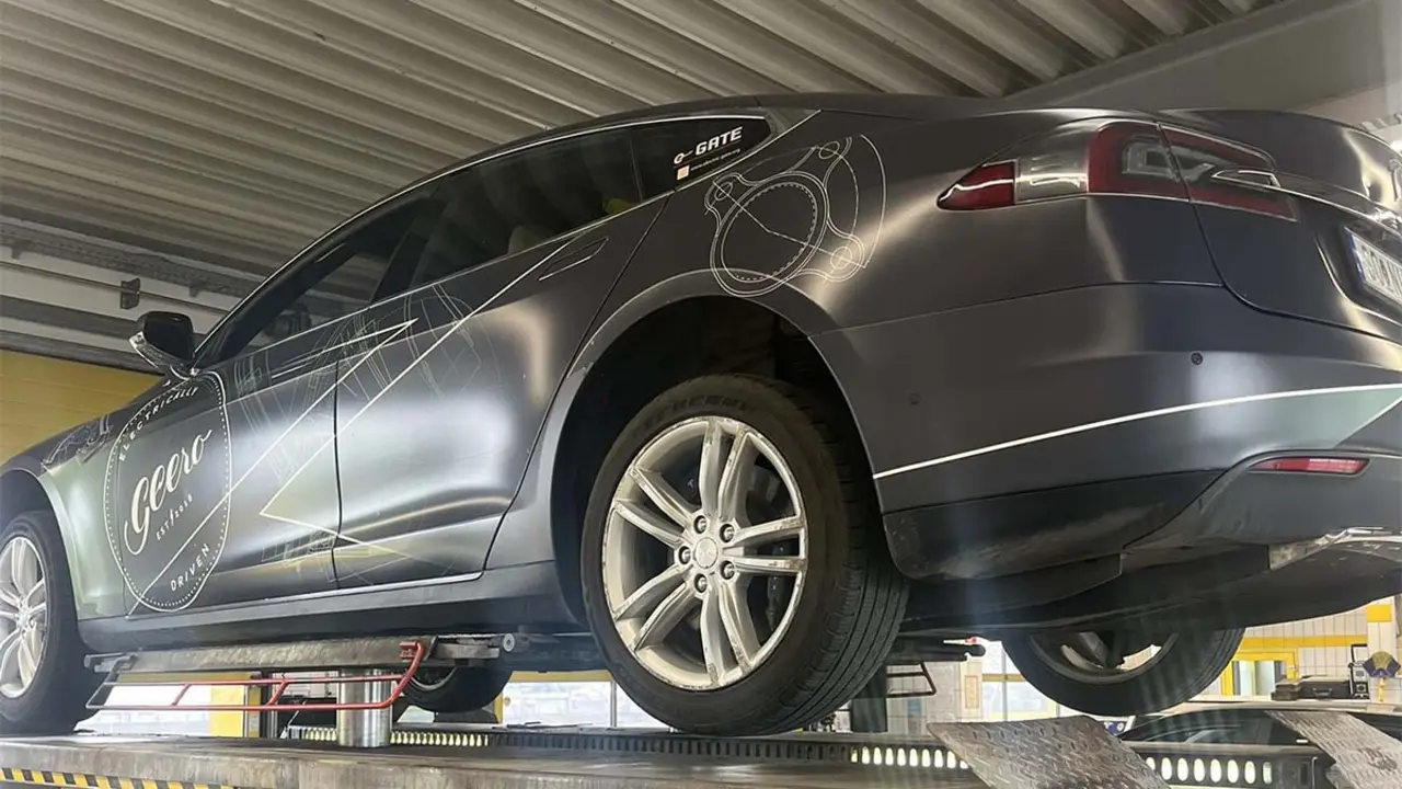 Tesla Model S con 800.000 kil&oacute;metros recorridos