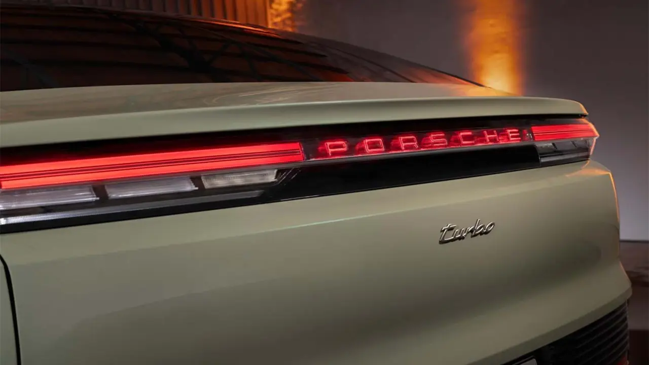 Detalle parte traser Porsche Cayenne Coup&eacute; Electric 2026