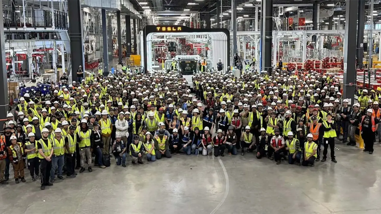 Tesla Semi ya se fabrica en masa